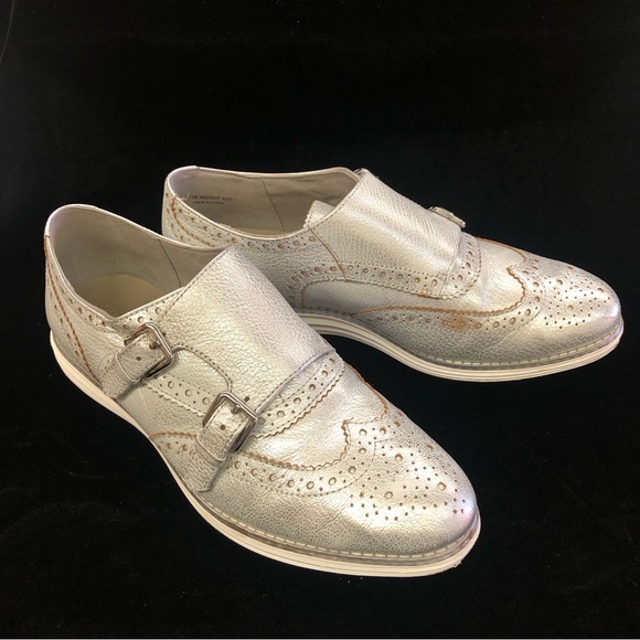 Cole Haan women’s silver wingtip Grand sneakers size 8-1/2 - Picture 2 of 12